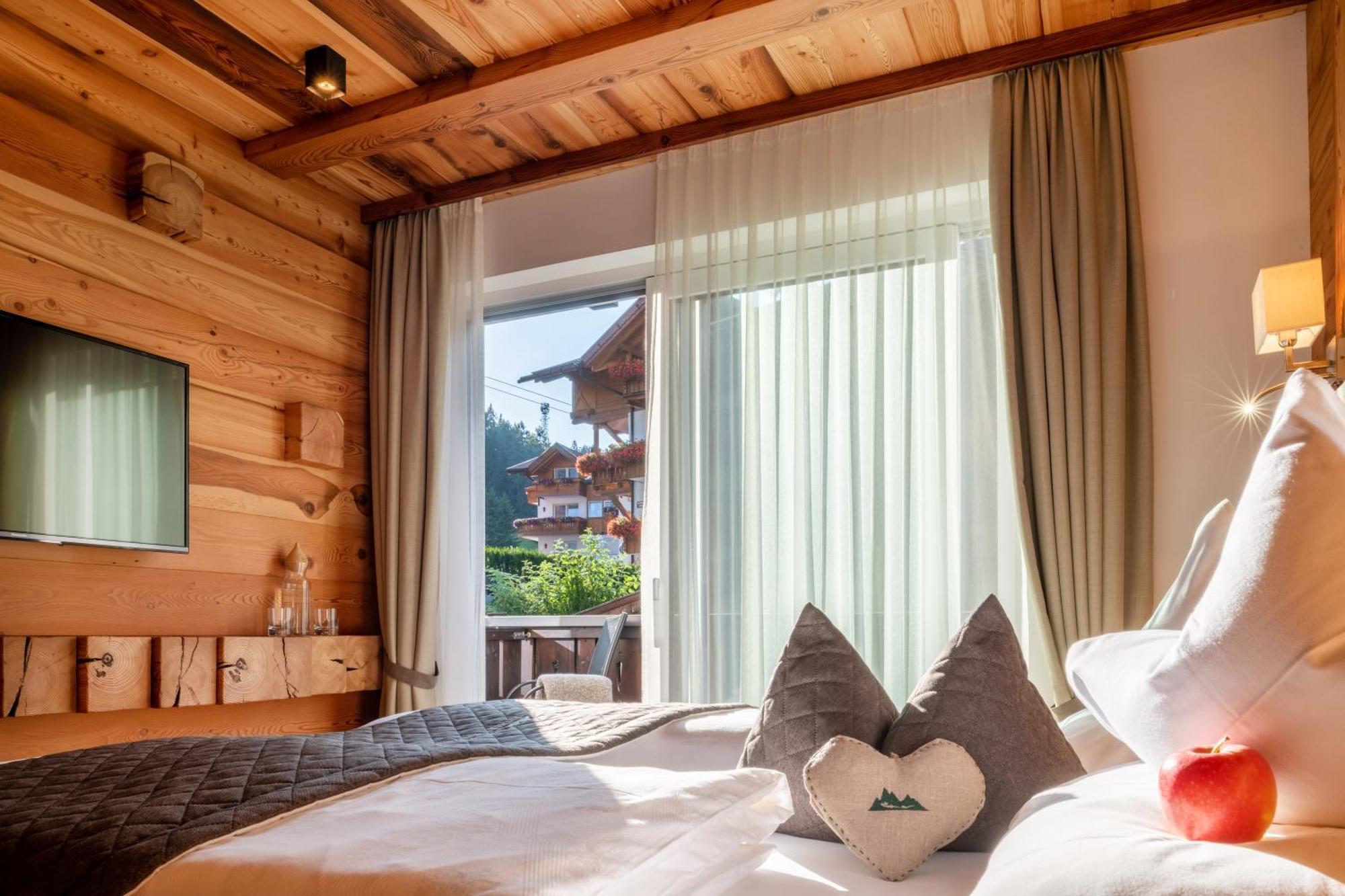 Chalet Elisabeth Dolomites Alpin & Charme Hotell Selva di Val Gardena Eksteriør bilde